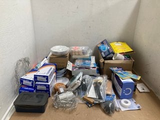 QTY OF ASSORTED ITEMS TO INCLUDE BOX OF METAL PREP CONTAINERS , MULTIPACKS OF NITRILE MEDICAL GLOVES: LOCATION - G13