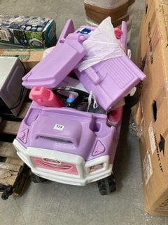 LITTLE TIKES KIDS RIDE ON SUV CAR TOY IN PURPLE AND WHITE: LOCATION - B4