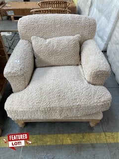 OTAS TEDDY COTTON ARMCHAIR - OFF WHITE - ONE SIZE - RRP £1500: LOCATION - B6