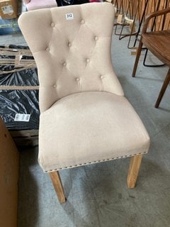 BUTTON BACK STYLE UPHOLSTERED DINING CHAIR IN NATURAL FABRIC: LOCATION - B5