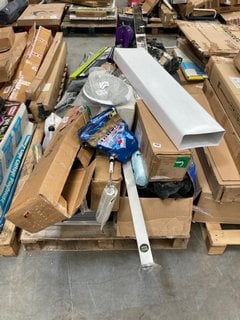 PALLET OF ASSORTED ITEMS TO INCLUDE TERRATEK HEDGE TRIMMER GARDEN POWER TOOL: LOCATION - A5 (KERBSIDE PALLET DELIVERY)