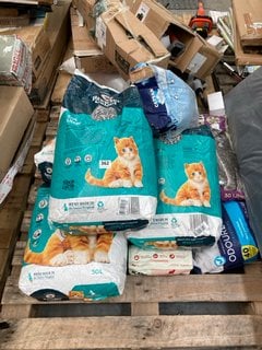 PALLET OF ASSORTED CAT LITTER TO INCLUDE BREEDER CELECT 30L CAT LITTER BAG: LOCATION - A5 (KERBSIDE PALLET DELIVERY)