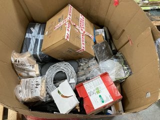 PALLET OF ASSORTED ITEMS TO INCLUDE LOG BARN QUALITY KILN DRIED KINDLING STICKS: LOCATION - A6 (KERBSIDE PALLET DELIVERY)