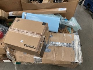 PALLET OF ASSORTED ITEMS TO INCLUDE TOSHIBA MICROWAVE OVEN : MODEL MM-MM20P(WH): LOCATION - D7 (KERBSIDE PALLET DELIVERY)