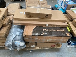 PALLET OF ASSORTED ITEMS TO INCLUDE KEPLIN SET OF 2 PADDED GRAVITY GARDEN RELAXER CHAIRS WITH CUP HOLDERS: LOCATION - D7 (KERBSIDE PALLET DELIVERY)