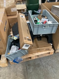 PALLET OF ASSORTED HARDWARE AND TOOLS TO INCLUDE NETTA 12V CORDLESS POLE HEDGE TRIMMER GARDEN POWER TOOL: LOCATION - B9 (KERBSIDE PALLET DELIVERY)