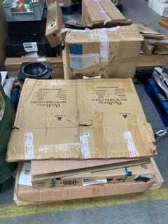 PALLET OF ASSORTED ITEMS TO INCLUDE SIEMENS COOKTOP HOB : MODEL EU61RAGA5B: LOCATION - B9 (KERBSIDE PALLET DELIVERY)