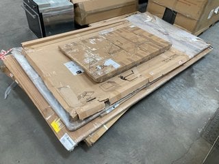 PALLET OF ASSORTED WHITEBOARDS: LOCATION - A2 (KERBSIDE PALLET DELIVERY)