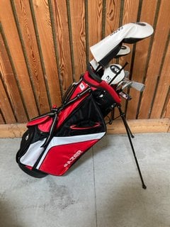 FAZER GOLF STAND BAG IN BLACK AND RED TO INCLUDE QTY OF ASSORTED FAZER CTR25 GOLF CLUBS: LOCATION - D7