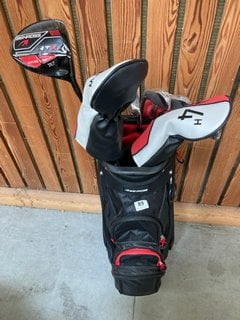 BENROSS GOLF CADDY BAG IN BLACK AND RED TO INCLUDE QTY OF ASSORTED BENROSS GOLF CLUBS: LOCATION - D7