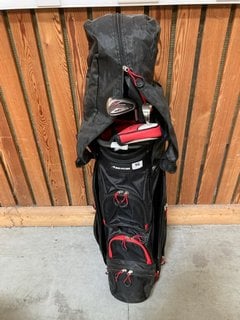 BENROSS GOLF CADDY BAG IN BLACK AND RED TO INCLUDE QTY OF ASSORTED BENROSS GOLF CLUBS: LOCATION - D7