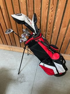 FAZER GOLF CADDY BAG IN BLACK AND RED TO INCLUDE QTY OF ASSORTED FAZER CTR25 GOLF CLUBS: LOCATION - D7