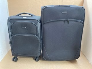 2 X ASSORTED JOHN LEWIS & PARTNERS ITEMS TO INCLUDE JOHN LEWIS & PARTNERS MEDIUM 4 WHEELED SUITCASE IN BLACK: LOCATION - AR1