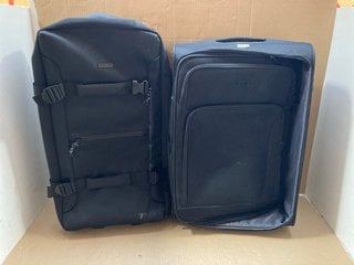 2 X ASSORTED TRAVEL BAGS TO INCLUDE JOHN LEWIS & PARTNERS MEDIUM 4 WHEELED SUITCASE IN BLACK: LOCATION - AR2