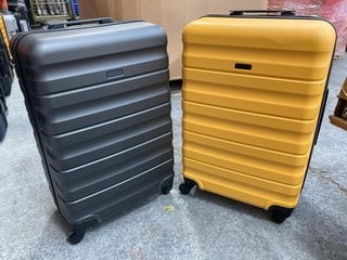 2 X ASSORTED SUITCASES TO INCLUDE JOHN LEWIS & PARTNERS ANYDAY HARD SHELL MEDIUM SUITCASE IN GREY: LOCATION - AR5