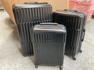 JOHN LEWIS & PARTNERS SET OF 3 HARD SHELL SUITCASE IN BLACK: LOCATION - AR6