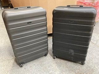 2 X JOHN LEWIS & PARTNERS MEDIUM HARD SHELL SUITCASES IN BLACK & GREY: LOCATION - AR7