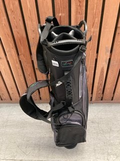 GREG NORMAN GN21 GOLF CADDY BAG IN BLACK: LOCATION - D7