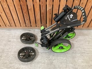 BENROSS PRO COMPACT GOLF TROLLEY IN BLACK AND GREEN: LOCATION - D7