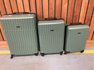 JOHN LEWIS & PARTNERS SET OF 3 TAMPA HARD SHELL STYLE WHEELED SUITCASES IN GREEN: LOCATION - D7