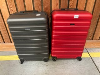 2 X JOHN LEWIS & PARTNERS MEDIUM HARD SHELL STYLE WHEELED SUITCASES IN GREY AND METALLIC RED FINISHES: LOCATION - D7