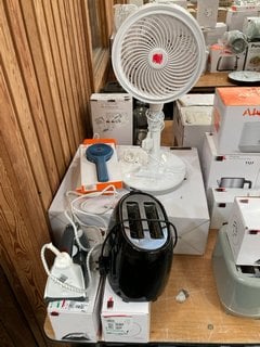 QTY OF ASSORTED JOHN LEWIS & PARTNERS SMALL HOME APPLIANCES TO INCLUDE 16" 2 IN 1 DESK AND PEDESTAL FAN IN WHITE: LOCATION - D6