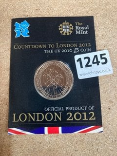 A LONDON 2012 COMMEMORATIVE 2010 FIVE POUND COIN: LOCATION - CR