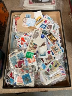 LG QTY OF MIXED VINTAGE STAMPS: LOCATION - CR