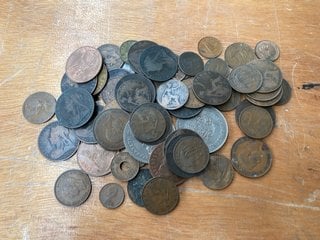 A BAG OF VARIOUS ANTIQUE COINS: LOCATION - CR