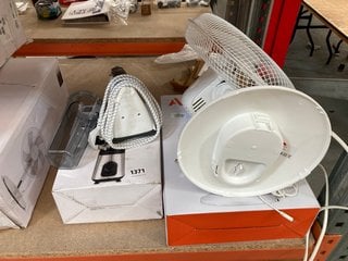 2 X ASSORTED JOHN LEWIS & PARTNERS ITEMS TO INCLUDE STEAM IRON IN GREY AND WHITE: LOCATION - BR12