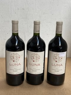 (COLLECTION ONLY) 3 X BOTTLES OF LUNA SINGLE VINEYARD MALBEC RED WINE 1.5L 13.5% VOL (WE OPERATE A CHALLENGE 25 POLICY. 18+ ID MAY BE REQUIRED UPON COLLECTION/DELIVERY, E.G. A VALID PASSPORT OR PHOTO