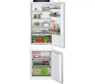 BOSCH INTEGRATED FRIDGE FREEZER: MODEL KIN86VSE0G - RRP £899 . JOHN PYE TECHNICAL WHITE GOODS CONDITION REPORT: UNIT POWERED UP, NO ERROR CODE APPARENT, FASCIA INSPECTION PASS. DATE OF CHECK 16.09.24