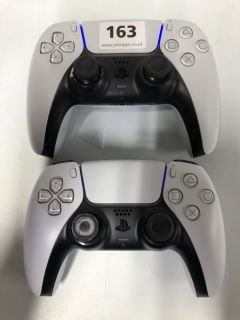 2 X SONY PLAYSTATION DUALSENSE WIRELESS CONTROLLERS - WHITE