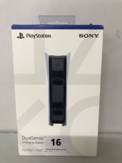 SONY PLAYSTATION DUAL SENSE CHARGING STATION - WHITE (SEALED) RRP.£25