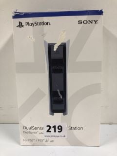 SONY PLAYSTATION 5 DUAL SENSE CHARGING STATION - WHITE - RRP.£25