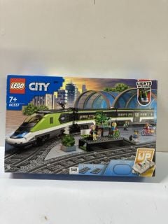 LEGO CITY EXPRESS PASSANGER TRAIN TOY RC LIGHTS SET (RRP - £104.99)