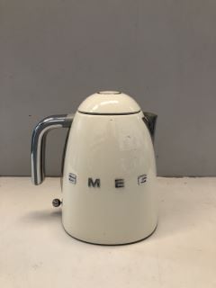 SMEG ELECTRIC KETTLE