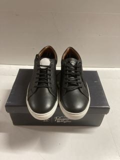 PAIR OF PENGUIN PAXTON TRAINERS - SIZE UK 12