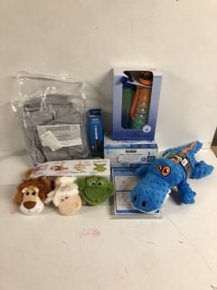 BOX OF ITEMS TO INCLUDE CHILDRENS TOYS & WATER BOTTLE