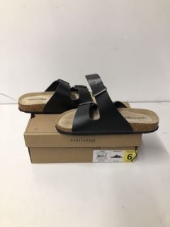 PAIR OF HERITAGE WOMENS SANDALS - SIZE UK 6