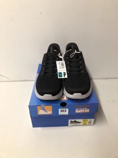 PAIR OF SKECHERS HAND FREE SWIFT FIT TRAINERS IN BLACK - SIZE UK 7