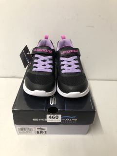 PAIR OF CHILDRENS SKECHERS TRAINERS IN BLACK - SIZE 1.5