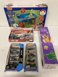 5 X ITEMS TO INCLUDE LEGO NINJA DRAGON RISING TO ALSO INCLUDE HOTWHEELS BATMAN 5PCK