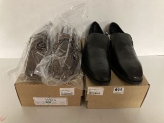 2 X PAIR OF FOOTWEAR TO INCLUDE PAIR OF BLACK SMART DRESS SHOES UK SIZE 13