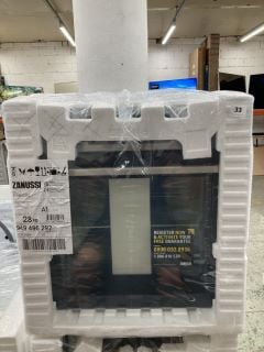 ZANUSSI SINGLE ELECTRIC OVEN MODEL ZOHCX3X2 RRP £359 (EX-DISPLAY)