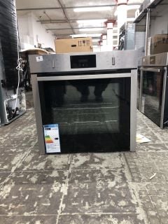 NEFF SINGLE ELECTRIC OVEN MODEL B3CCC0AN0B RRP £579 (EX-DISPLAY)