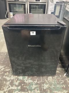 RUSSELL HOBBS COUNTERTOP FRIDGE MODEL RHTTF0E1B