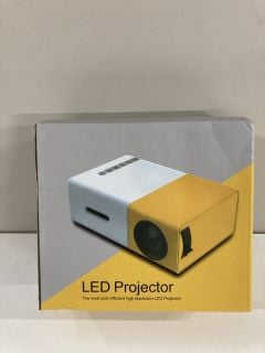 LED PROJECTOR