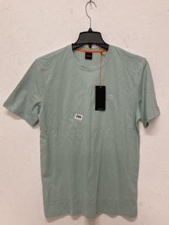 MENS BOSS T-SHIRT SIZE LARGE