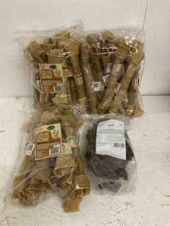 QTY OF DOG TREATS INC DOODLES DELI AIR DRIED PURE VENISON